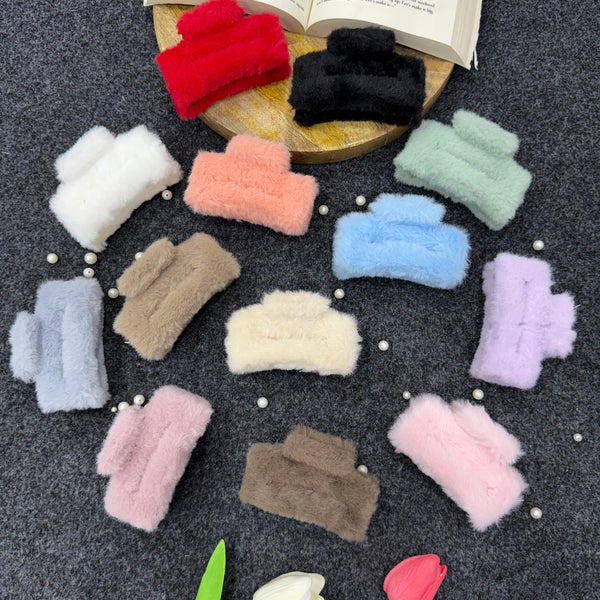Medium Fur claw clip