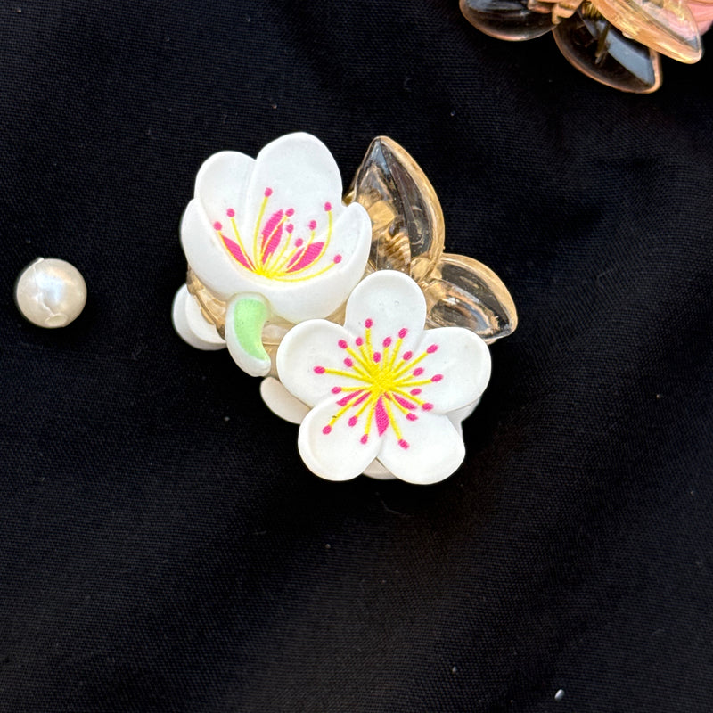 Mini flower claw clip