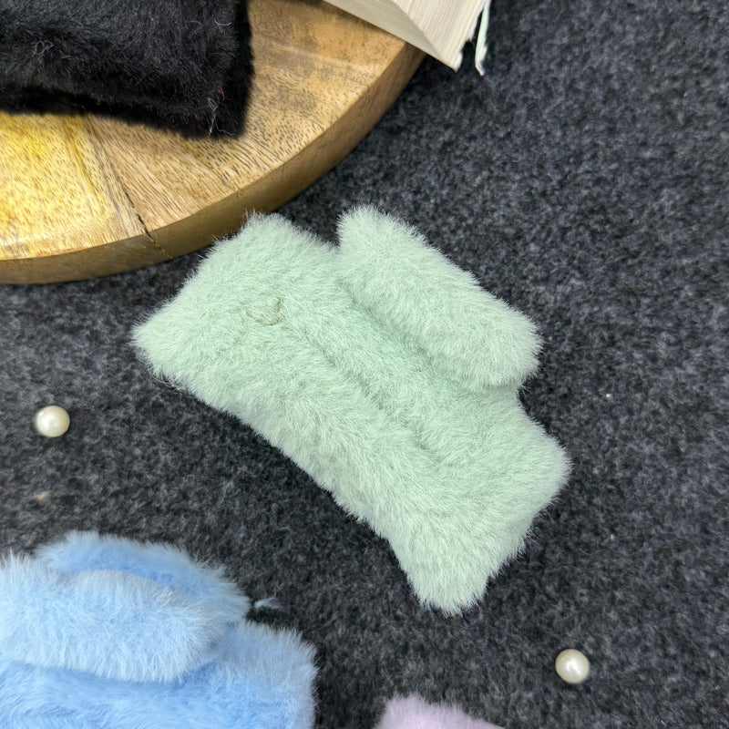 Medium Fur claw clip
