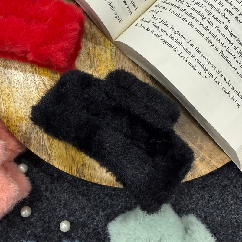 Medium Fur claw clip