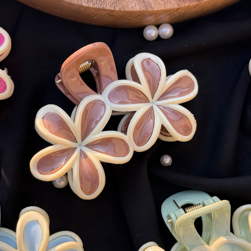 Aesthetic Medium claw clip