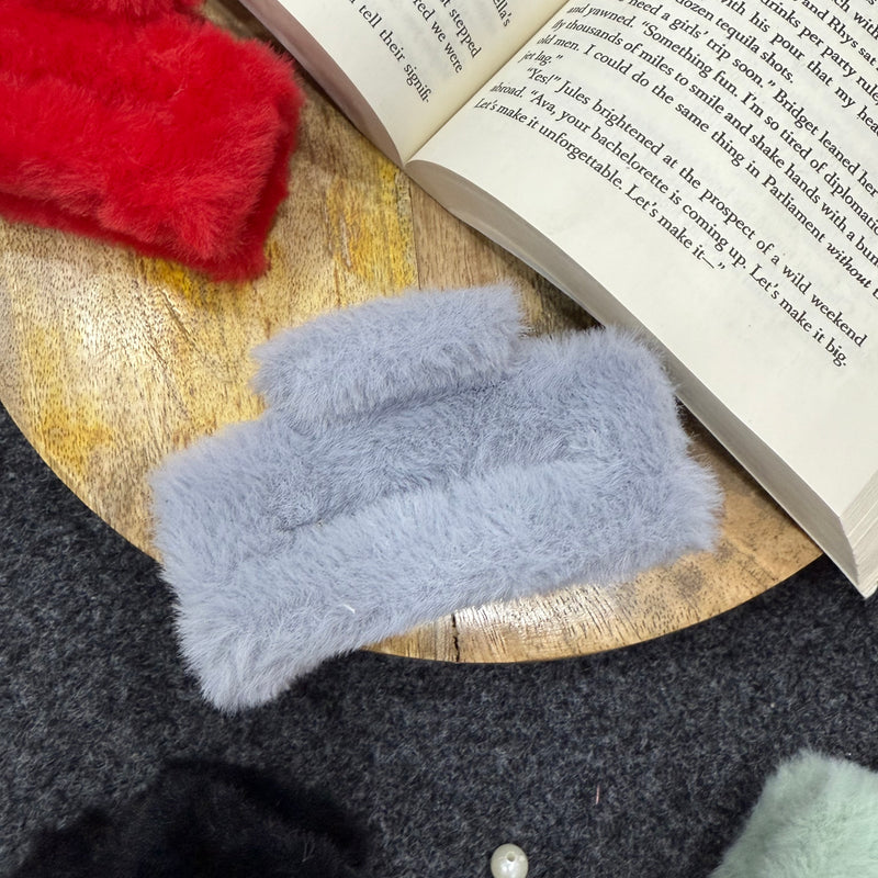 Medium Fur claw clip