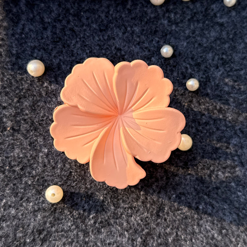 Hibiscus Medium Claw Clip