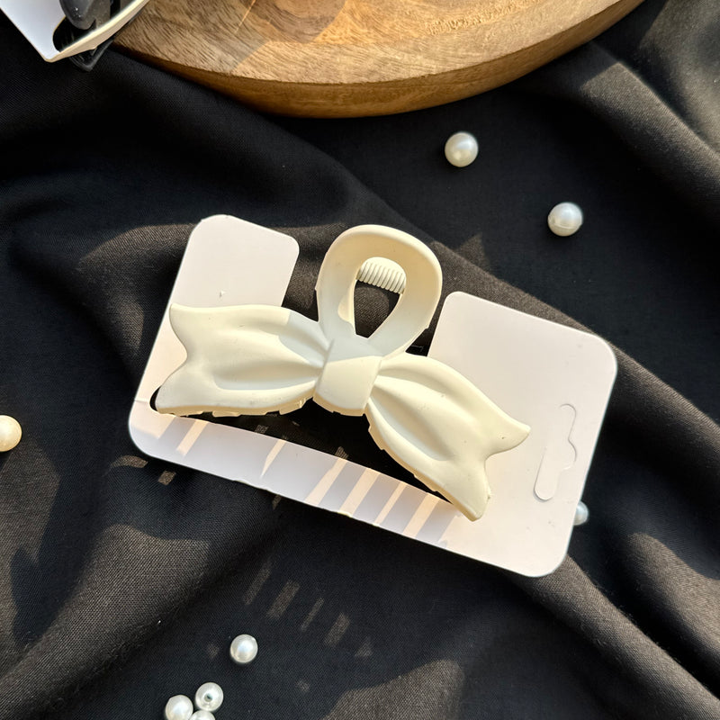 Bow Matte Medium Claw Clip