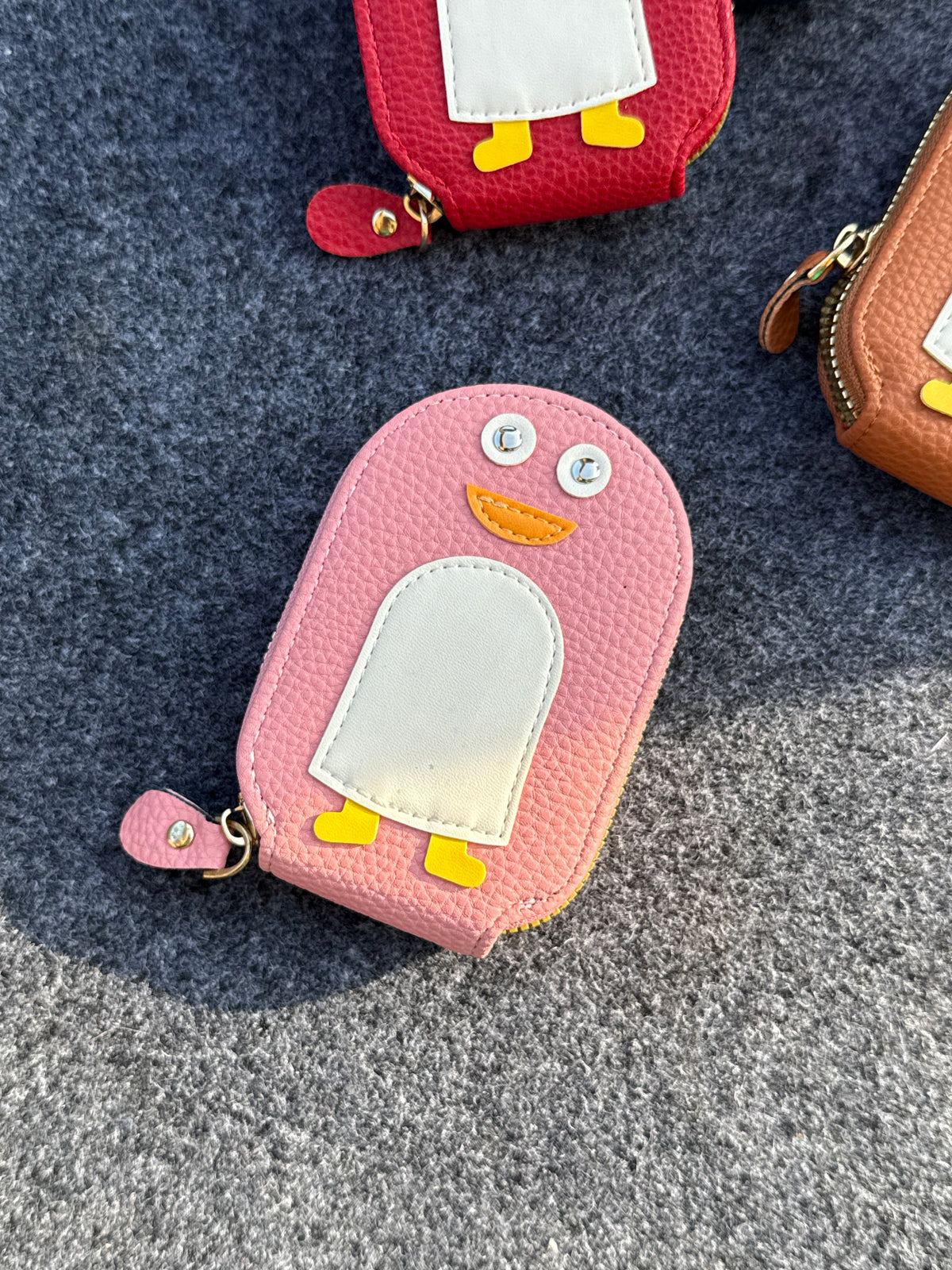 VIRAL Penguin Card Holder