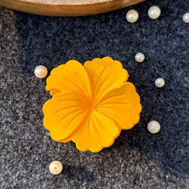 Hibiscus Medium Claw Clip