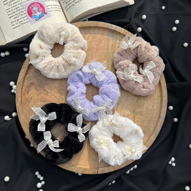 Fur scrunchies