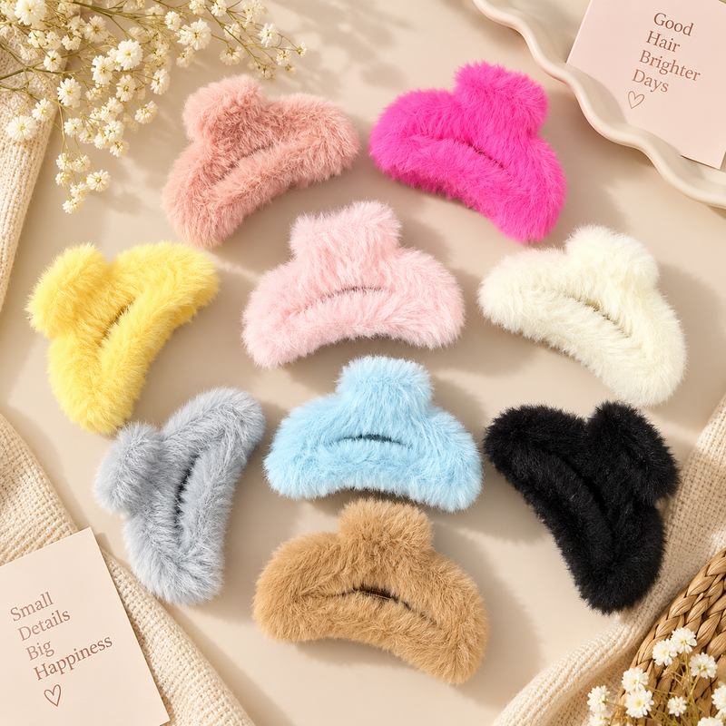 Medium Fur Claw clip