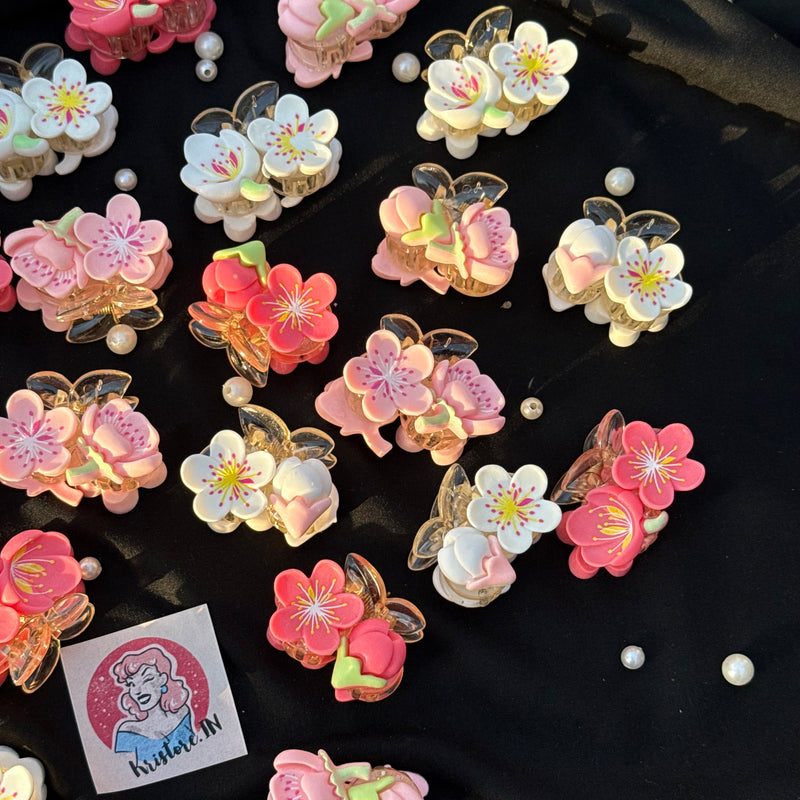Mini flower claw clip