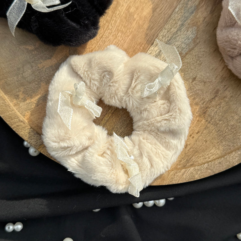 Fur scrunchies