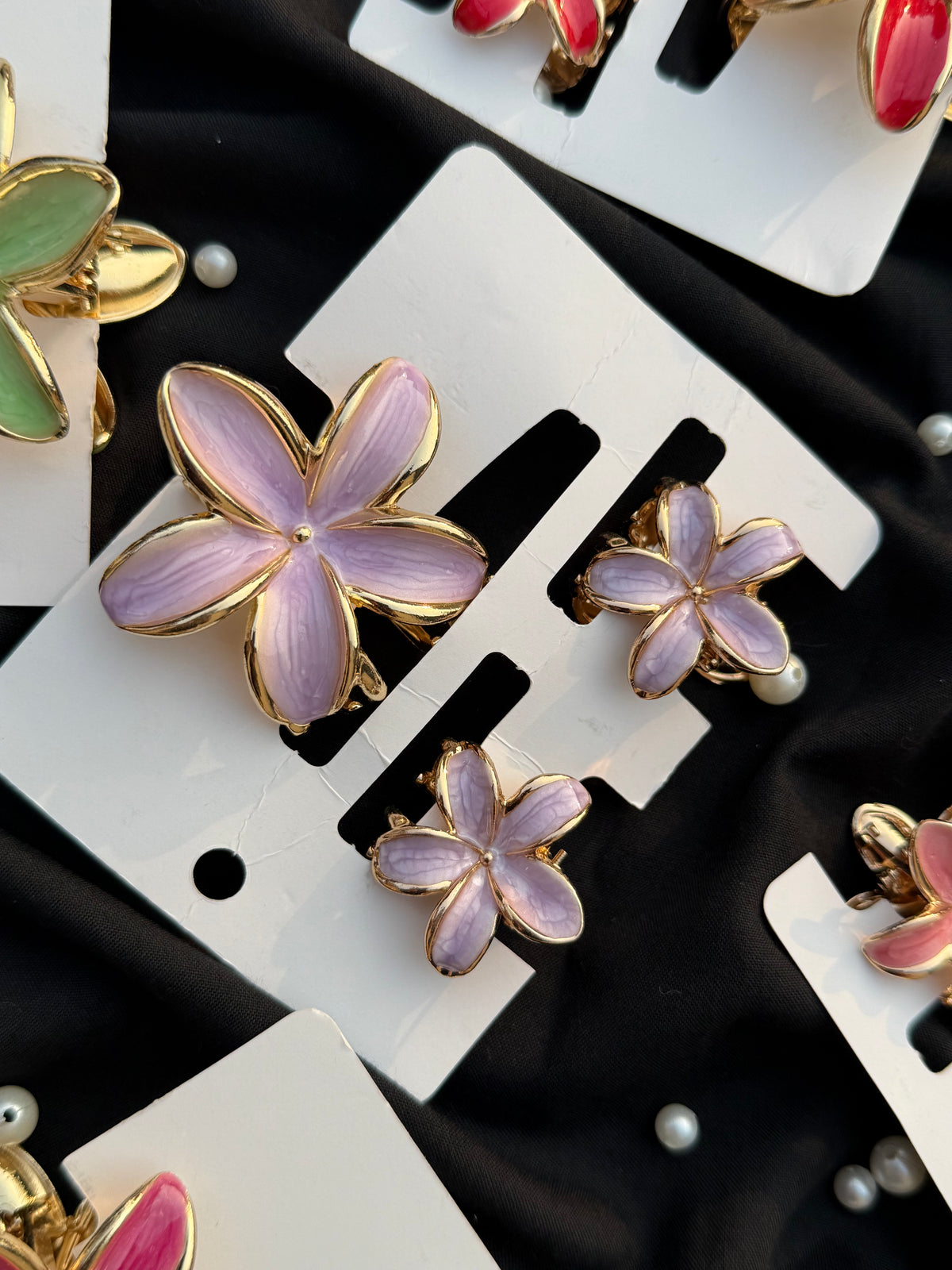 Metallic claw clip set