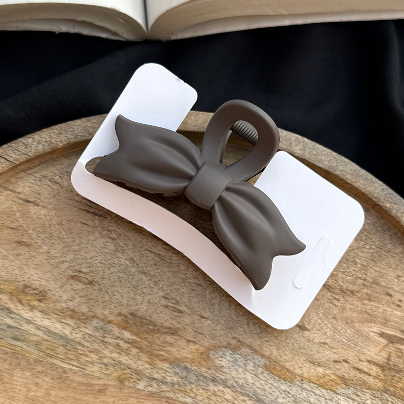 Bow Matte Medium Claw Clip