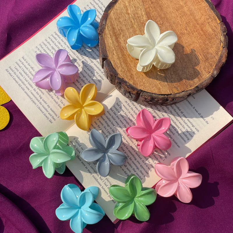 Medium Flower Claw Clip