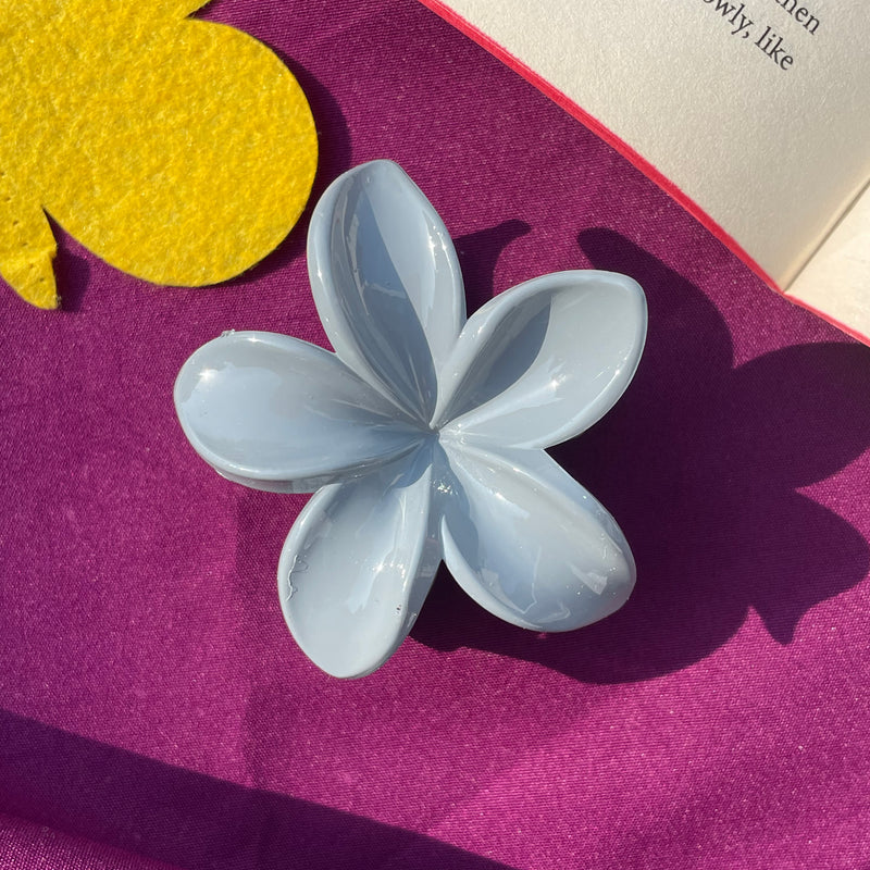 Medium Flower Claw Clip