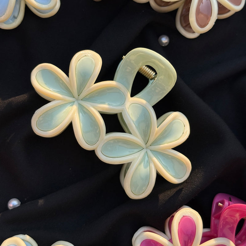 Aesthetic Medium claw clip