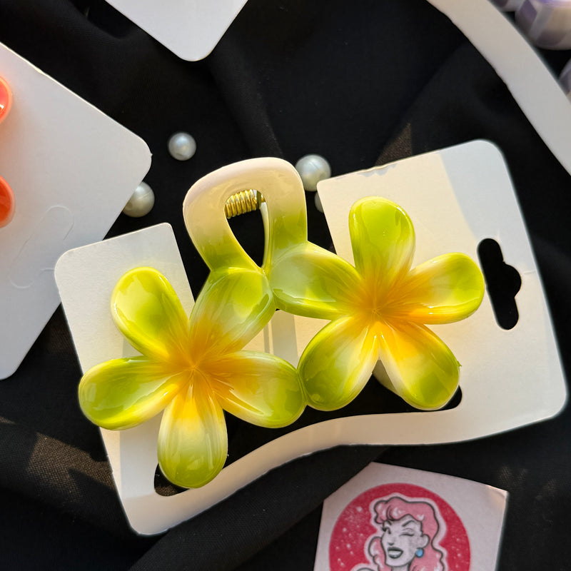 Aesthetic Flower Claw Clip