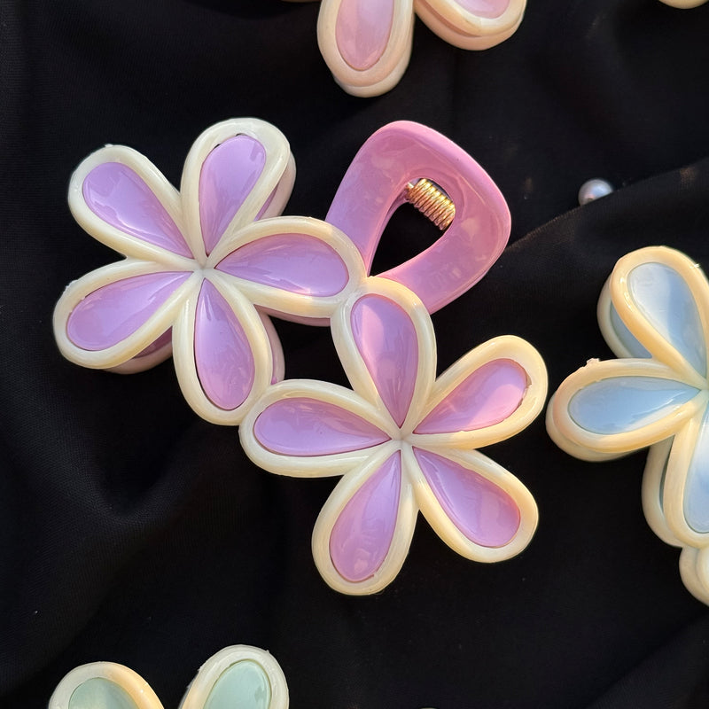 Aesthetic Medium claw clip