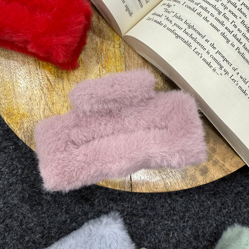 Medium Fur claw clip