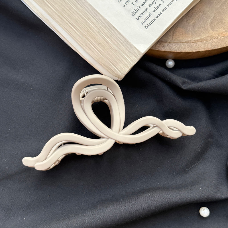 Large Aesthetic Zigzag Claw Clip