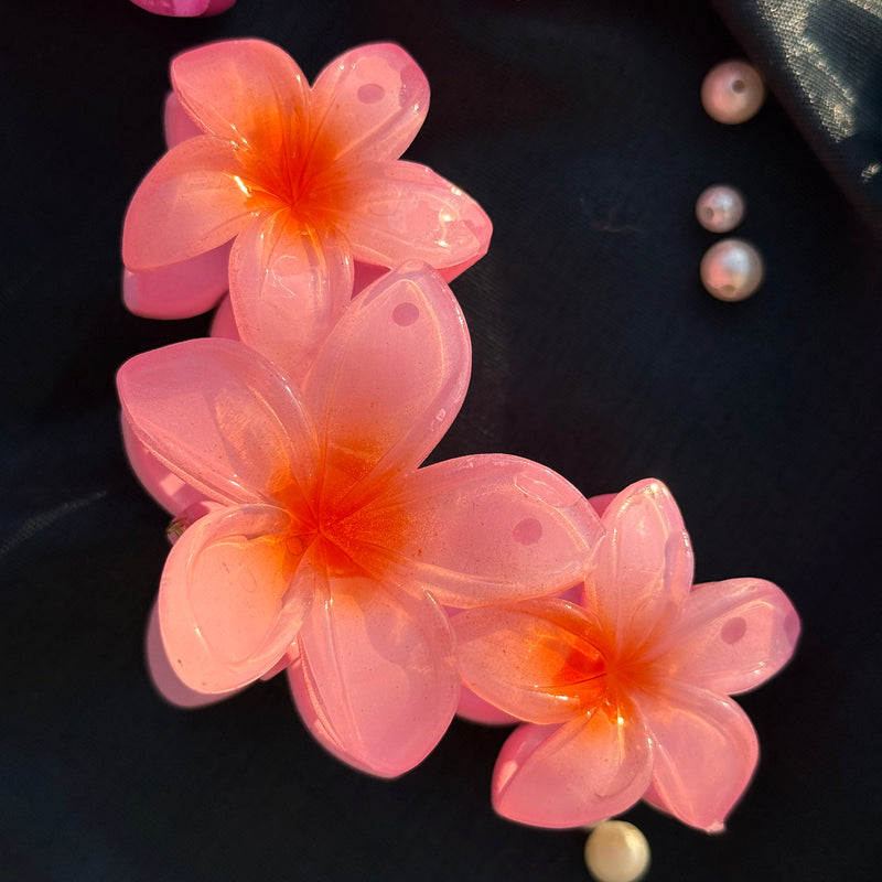 VIRAL Large Triflower Claw Clip