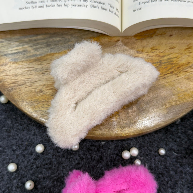 Medium Fur claw clip