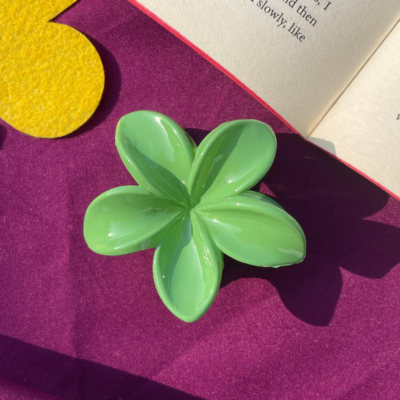 Medium Flower Claw Clip