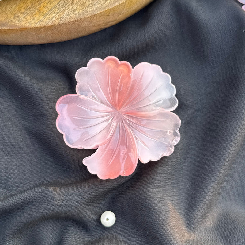 Medium Flower Claw Clip
