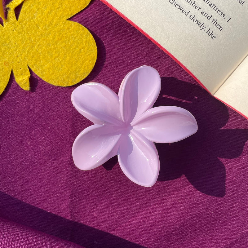 Medium Flower Claw Clip