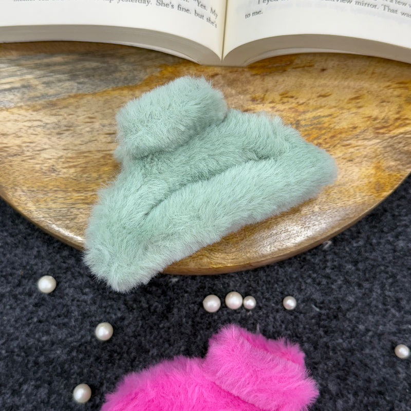 Medium Fur claw clip