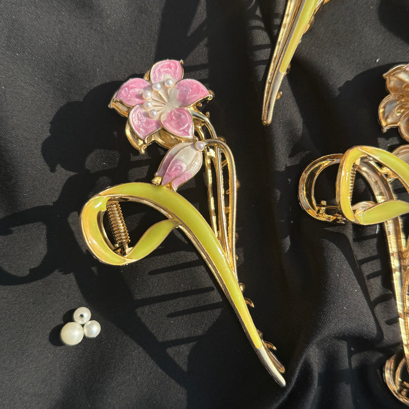 Lilly Metallic Claw Clip