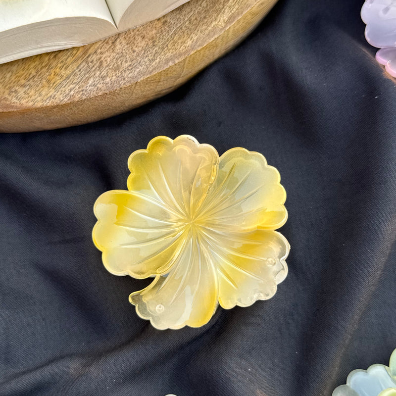 Medium Flower Claw Clip