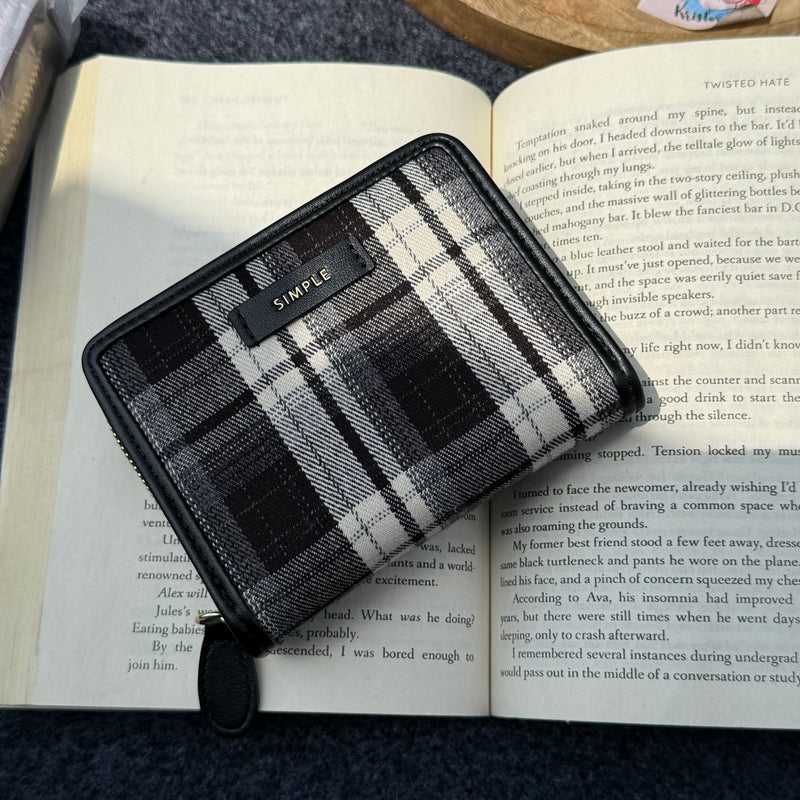 Aesthetic Zipper Wallets