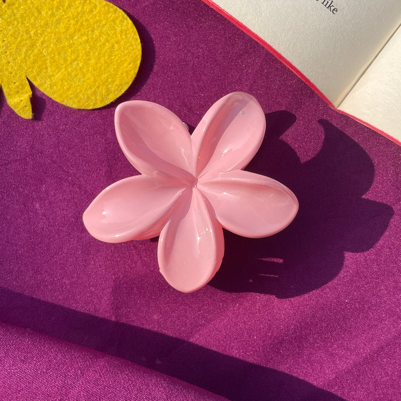 Medium Flower Claw Clip