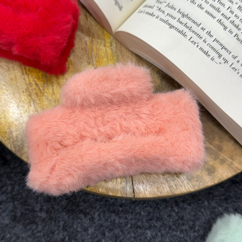 Medium Fur claw clip