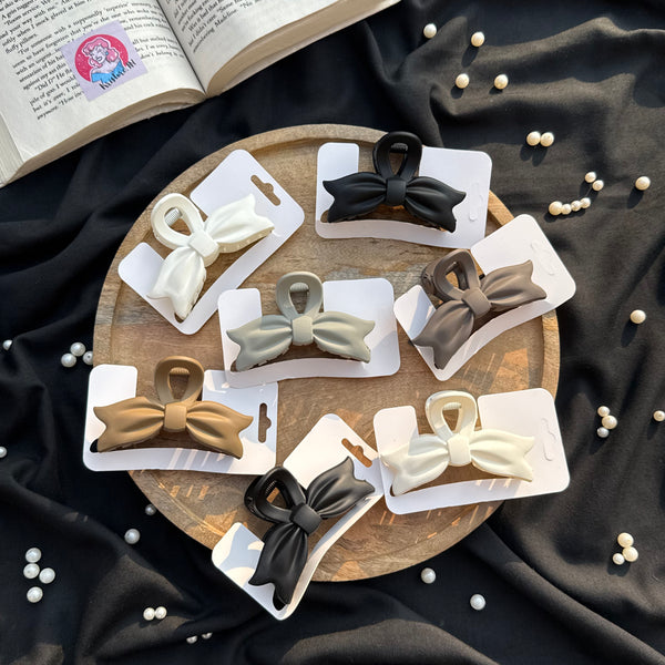 Bow Matte Medium Claw Clip