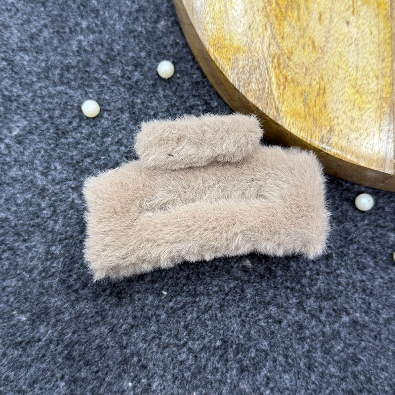 Medium Fur claw clip