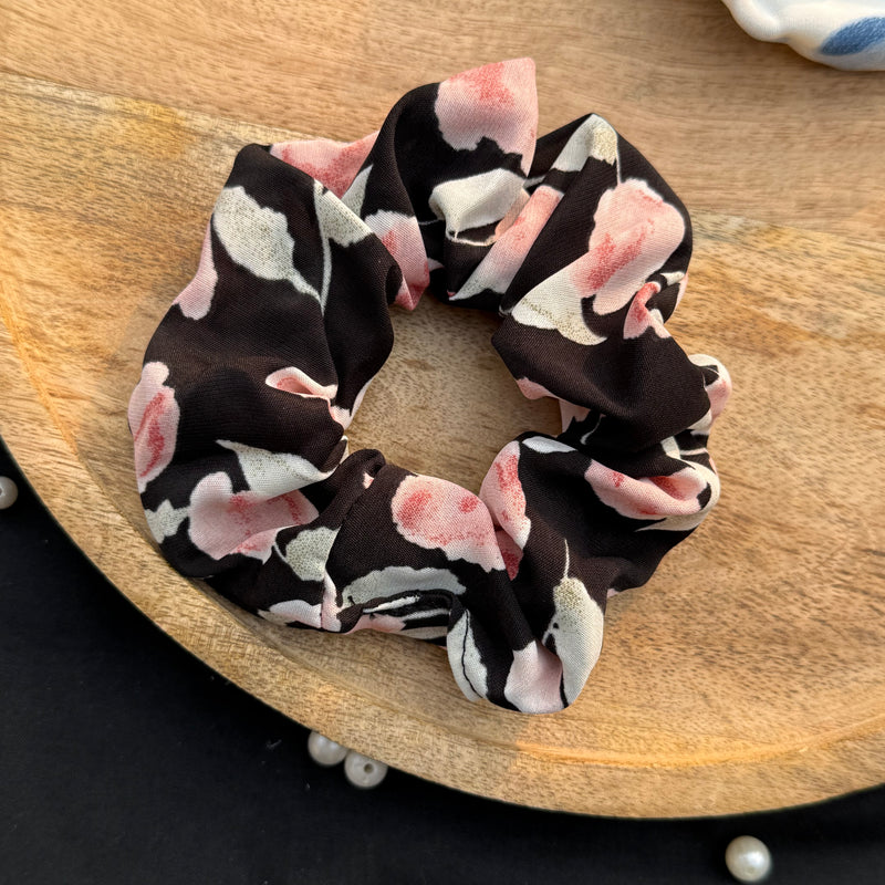 Betty Premium Scrunchie