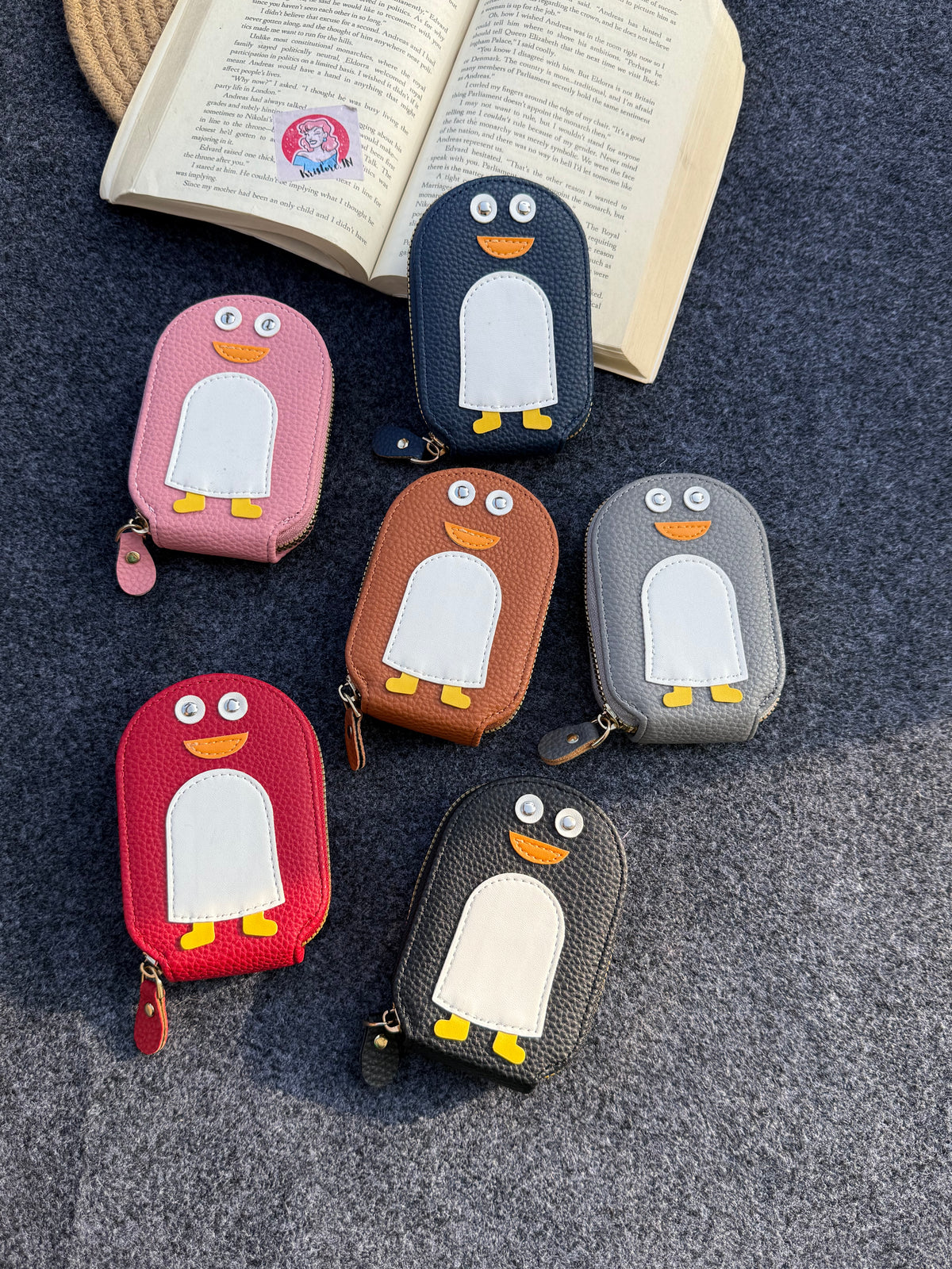VIRAL Penguin Card Holder