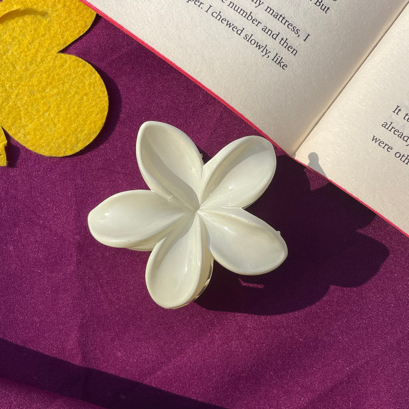 Medium Flower Claw Clip