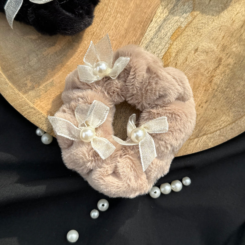 Fur scrunchies