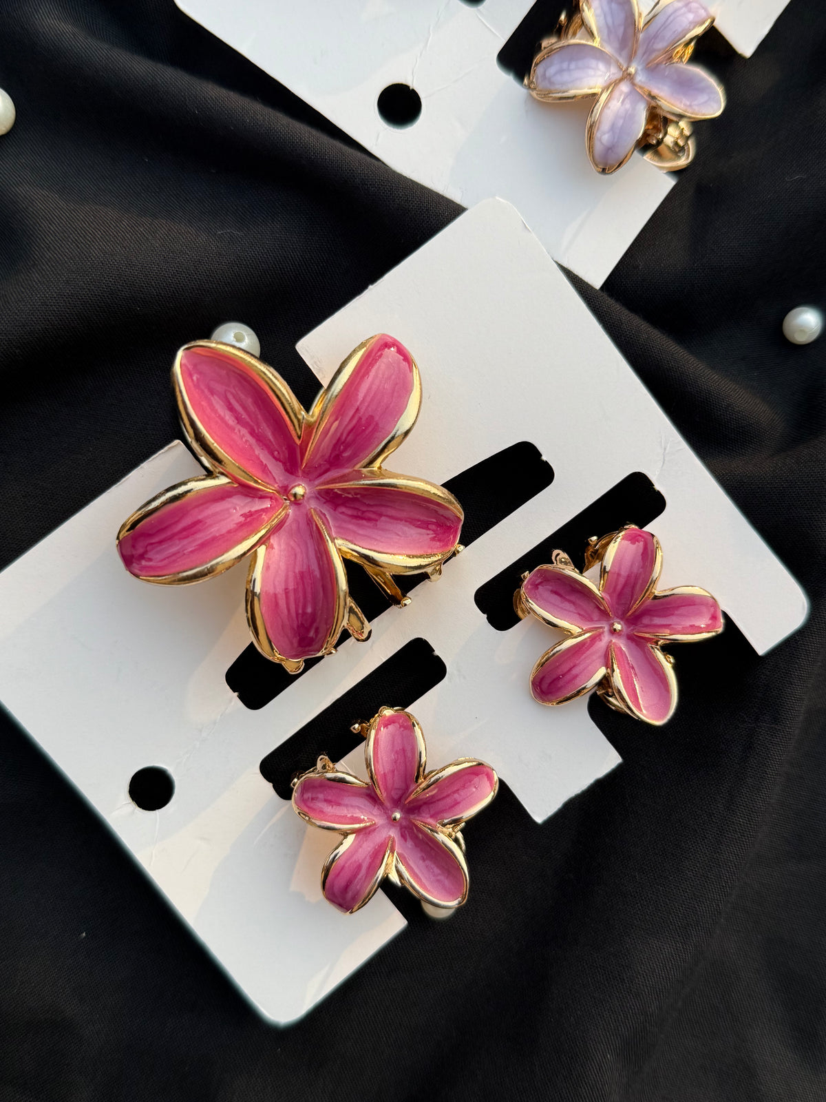 Metallic claw clip set