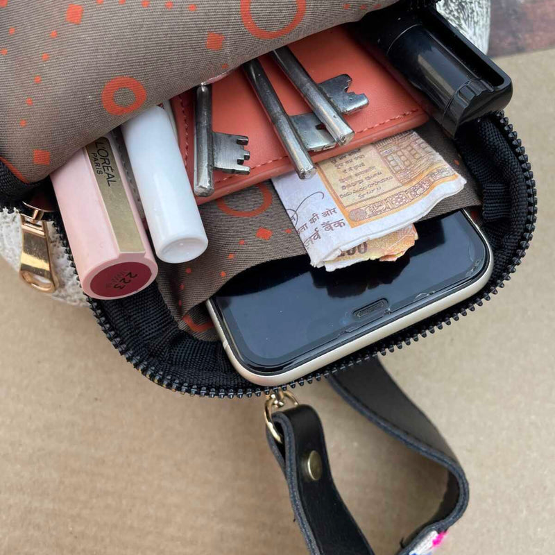 Customised Mobile Sling- Beige and Black Houndstooth