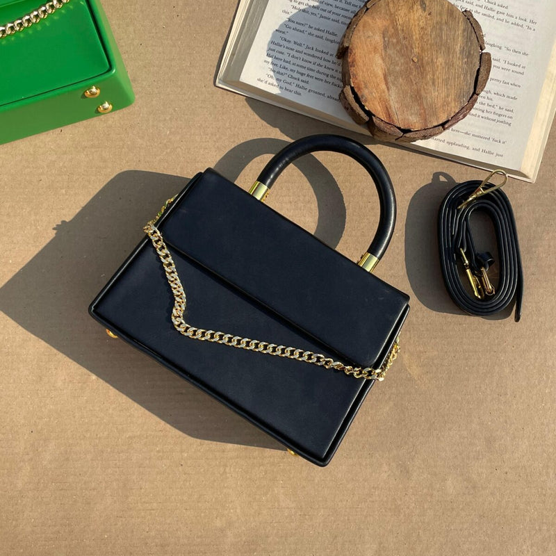 Emillia Box Sling