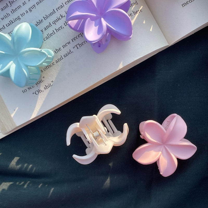 Mini Matte Flower Claw Clip