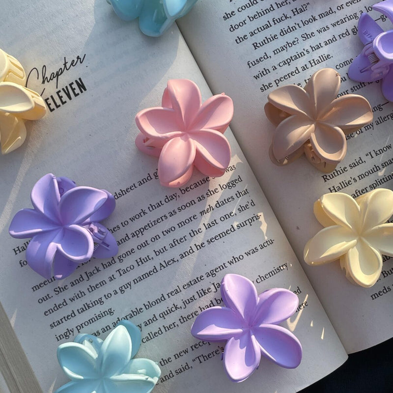 Mini Matte Flower Claw Clip