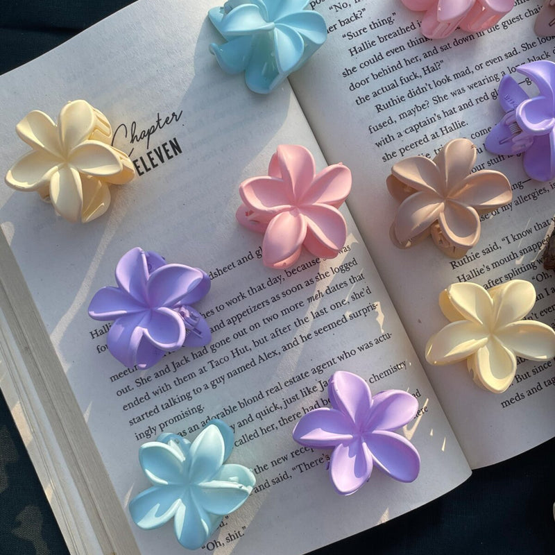 Mini Matte Flower Claw Clip