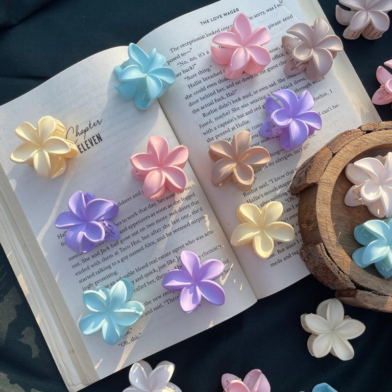 Mini Matte Flower Claw Clip