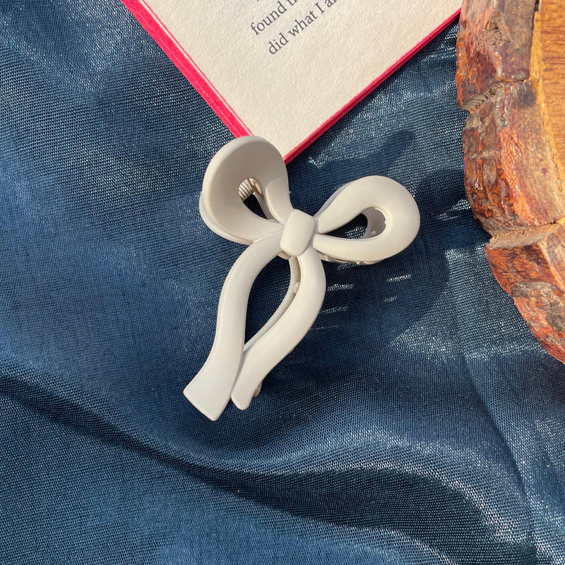 Medium Bow Claw Clip