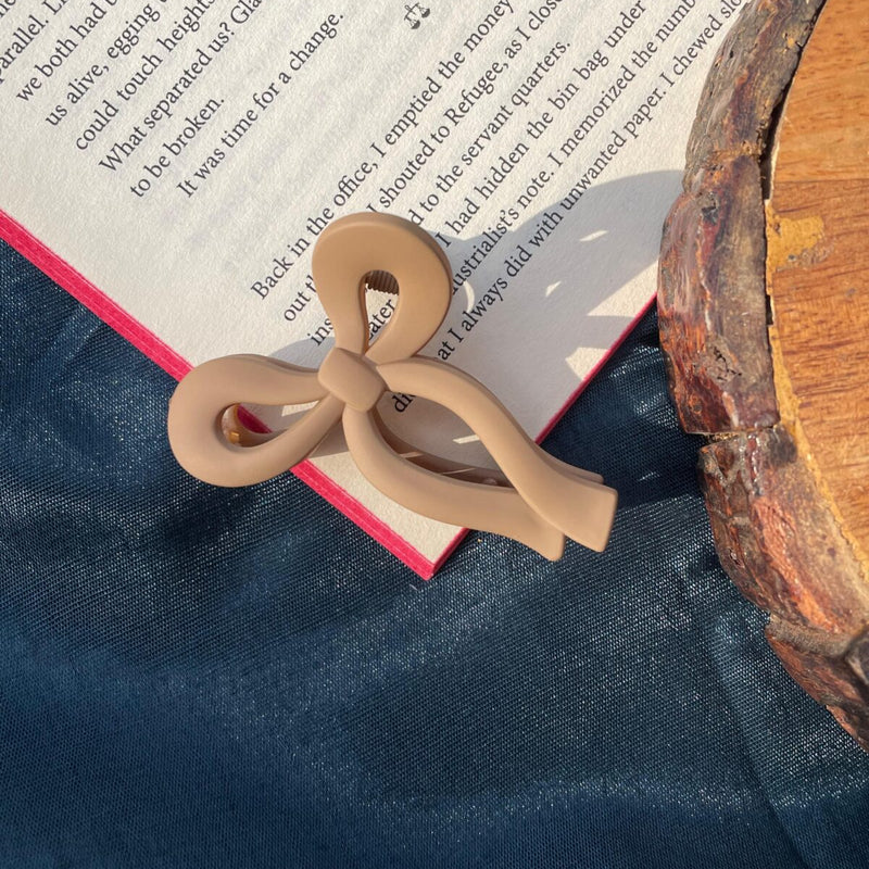 Medium Bow Claw Clip