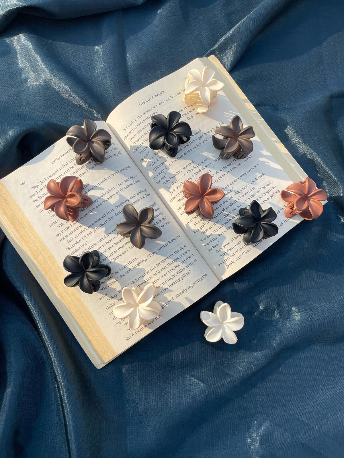 Mini Matte Flower Claw Clip